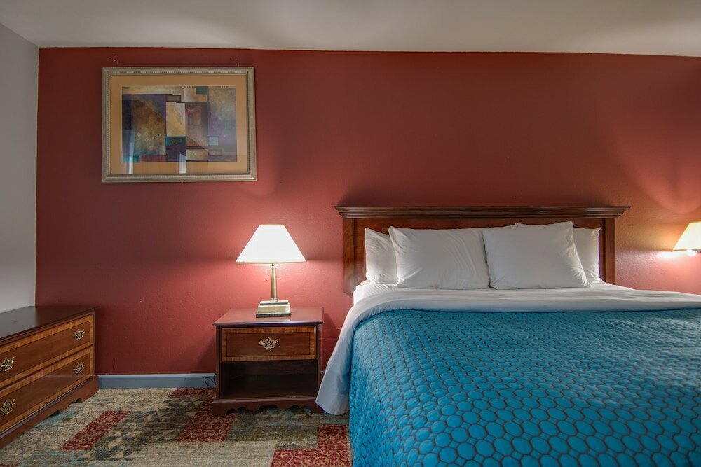 Фото Vagabond Inn Executive Hayward