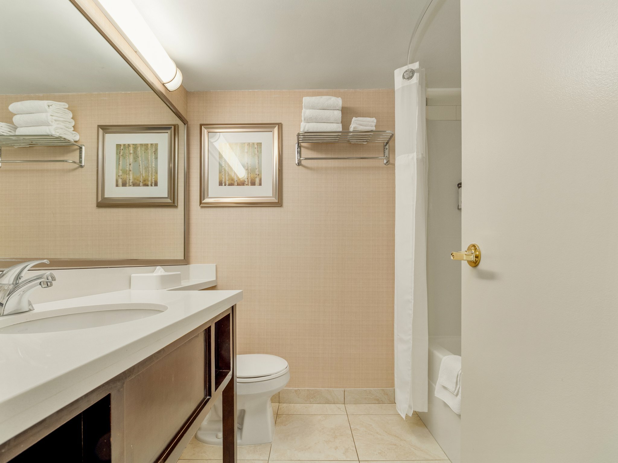 Фото Holiday Inn Conference Ctr Edmonton South