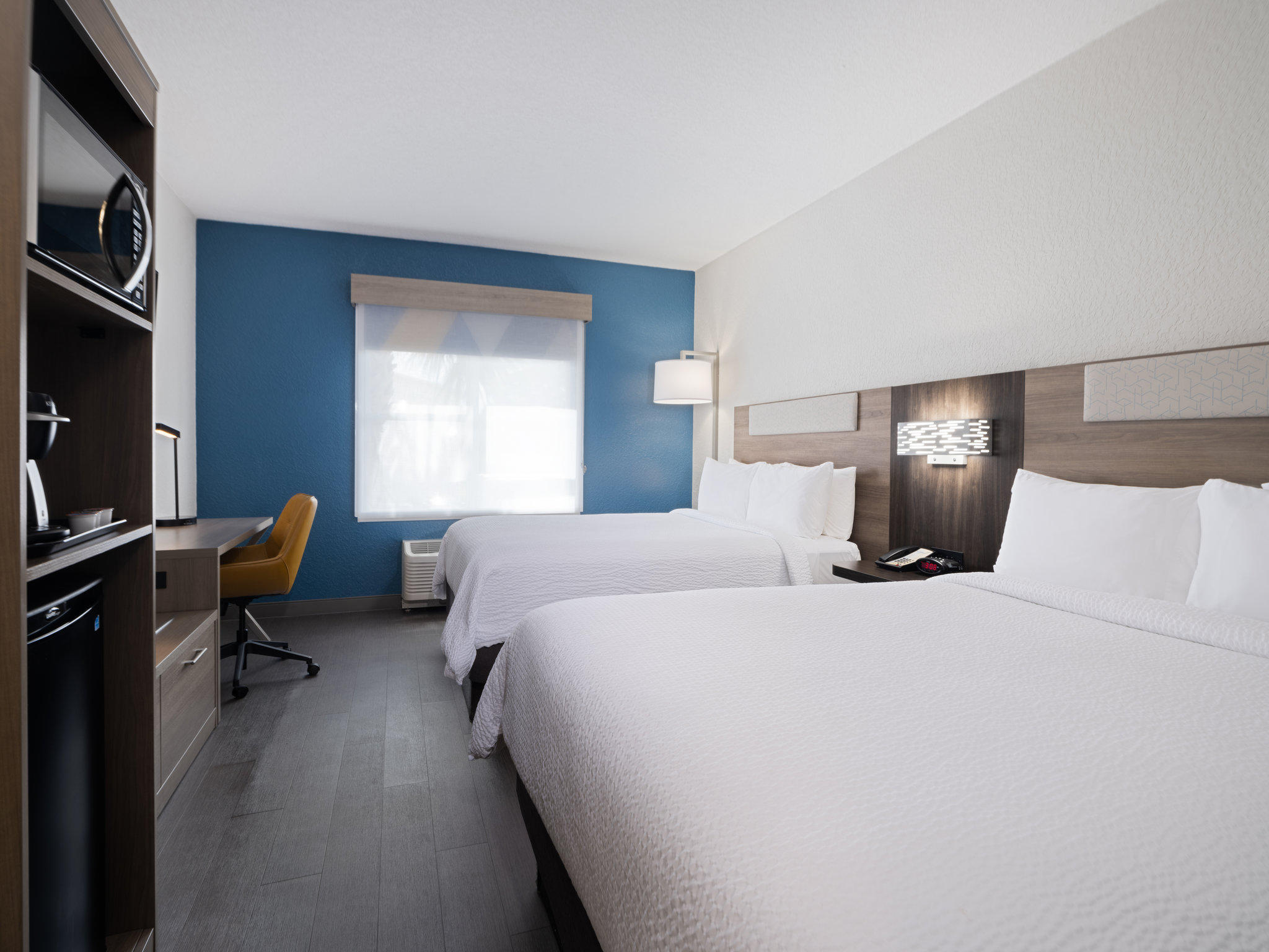 Фото Holiday Inn Express Hotel & Suites Lakeland North - I-4, an Ihg Hotel