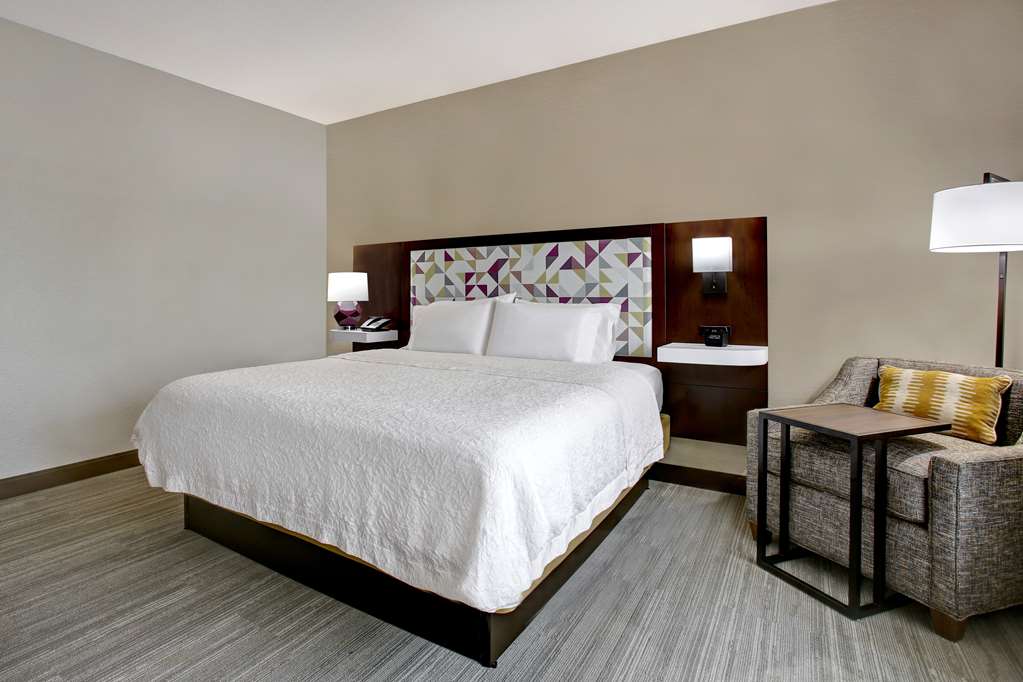 Фото Hampton Inn & Suites Dallas-DeSoto