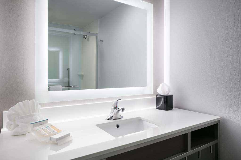 Фото Hilton Garden Inn Iowa City Downtown University