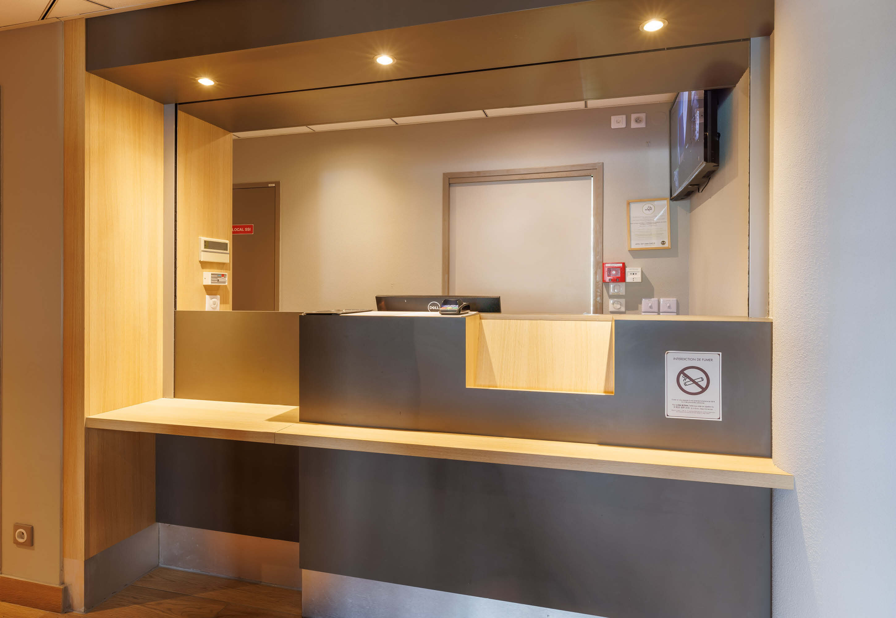 Фото B&b Hotel Clermont-Ferrand Nord Riom