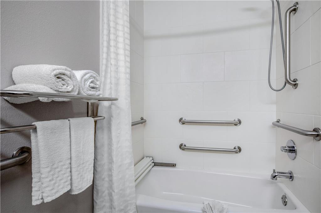 Фото Best Western Limestone Inn & Suites