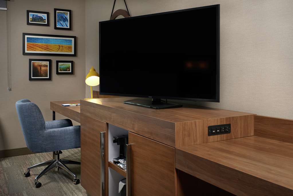 Фото Hampton Inn by Hilton Burley
