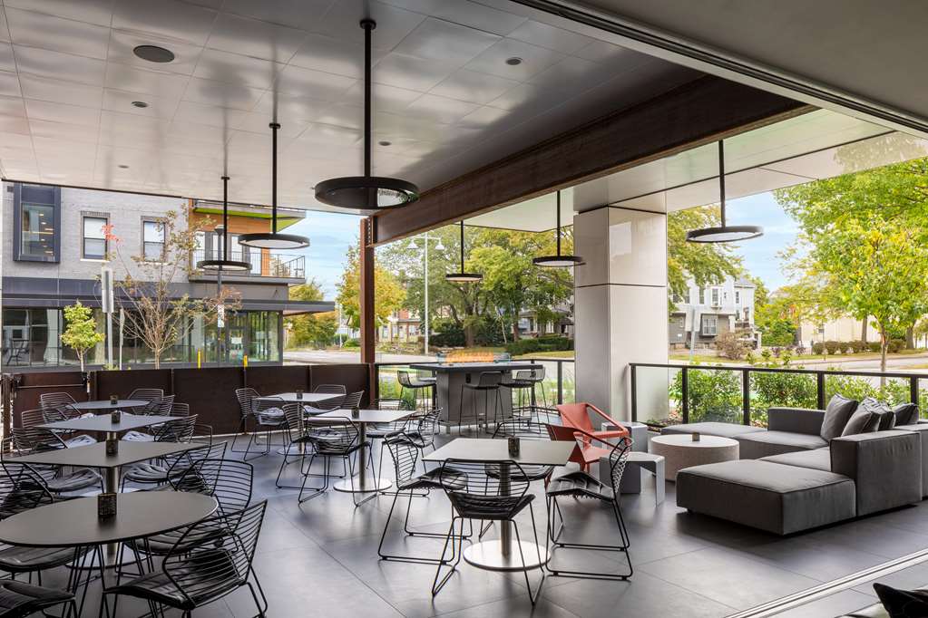 Фото Hampton Inn & Suites Rochester Downtown