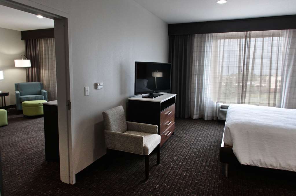 Фото Hilton Garden Inn Victoria