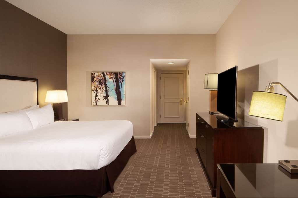 Фото Hilton Alexandria Old Town