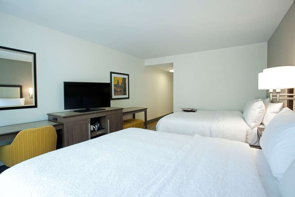 Фото Hampton Inn & Suites Minneapolis Downtown