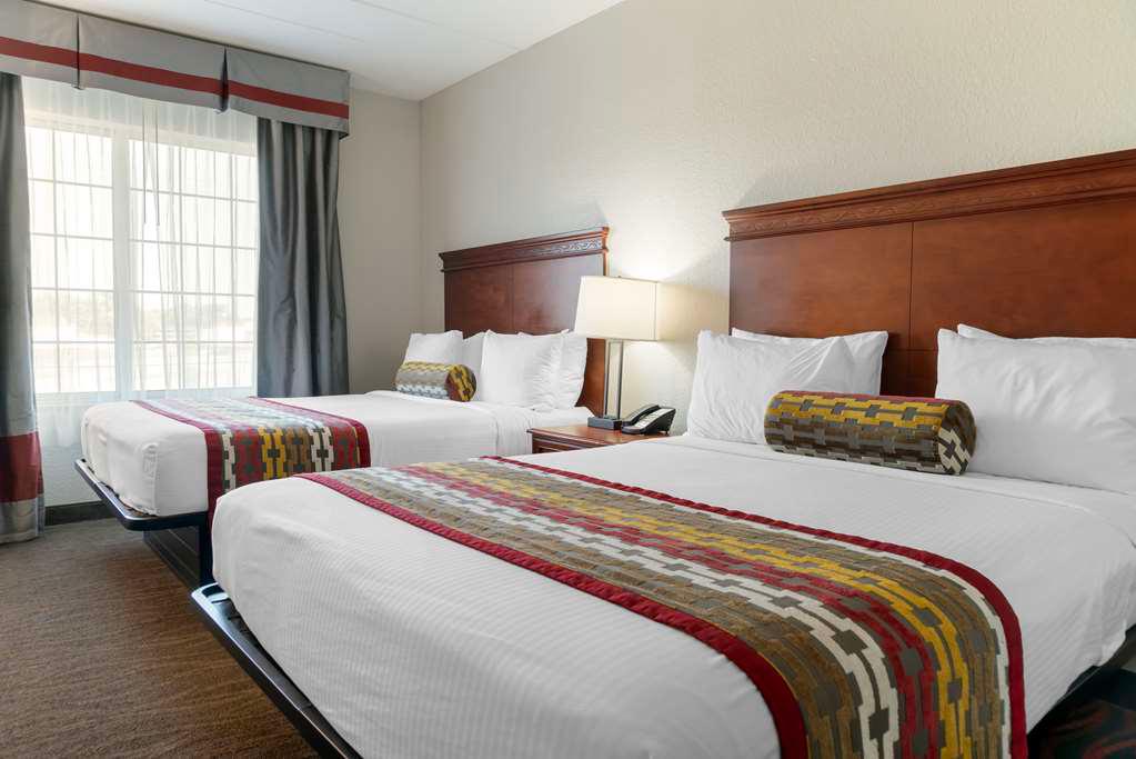 Фото Best Western Executive Inn & Suites