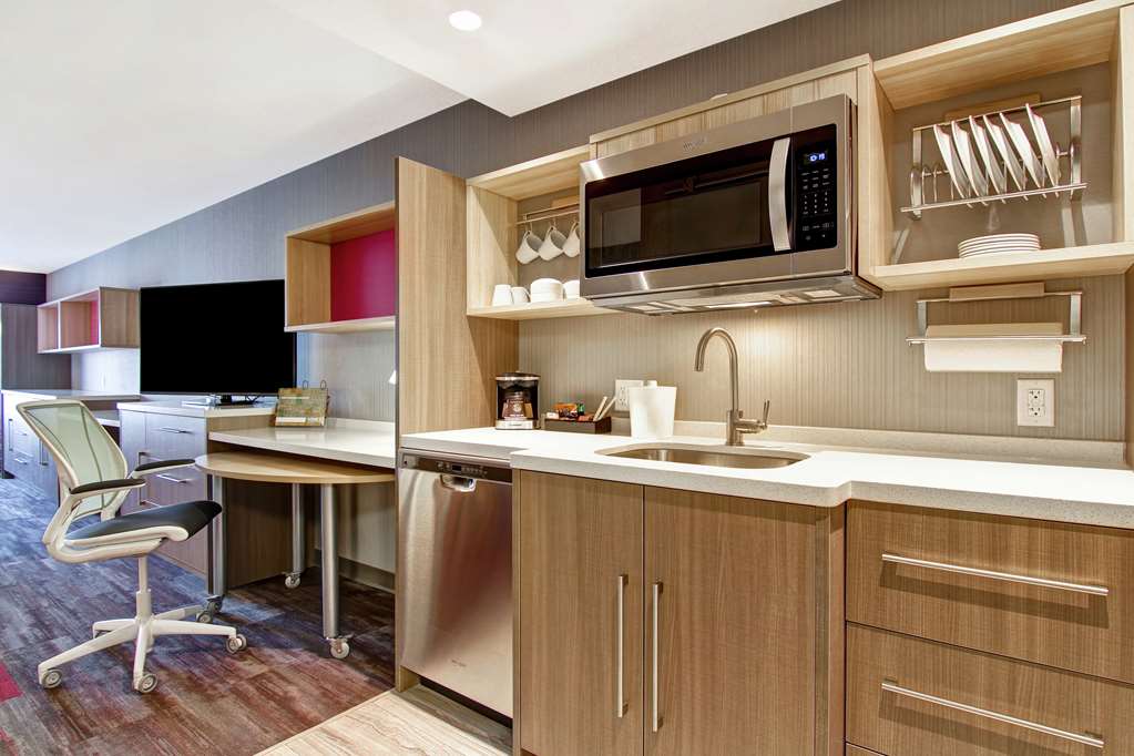 Фото Home2 Suites by Hilton Edmonton South