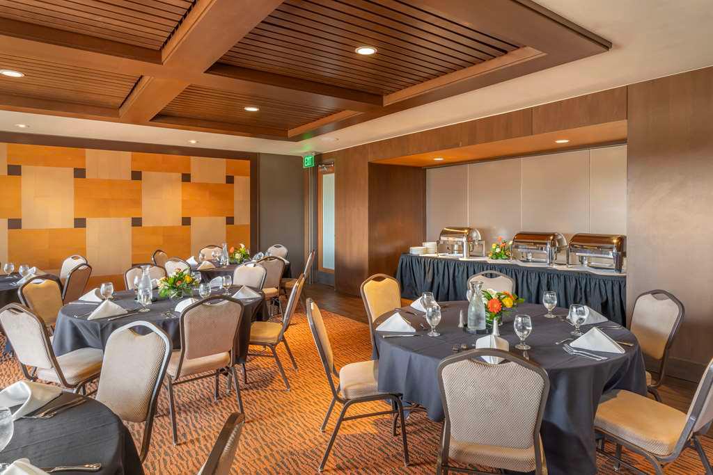 Фото Best Western Premier Boulder Falls Inn