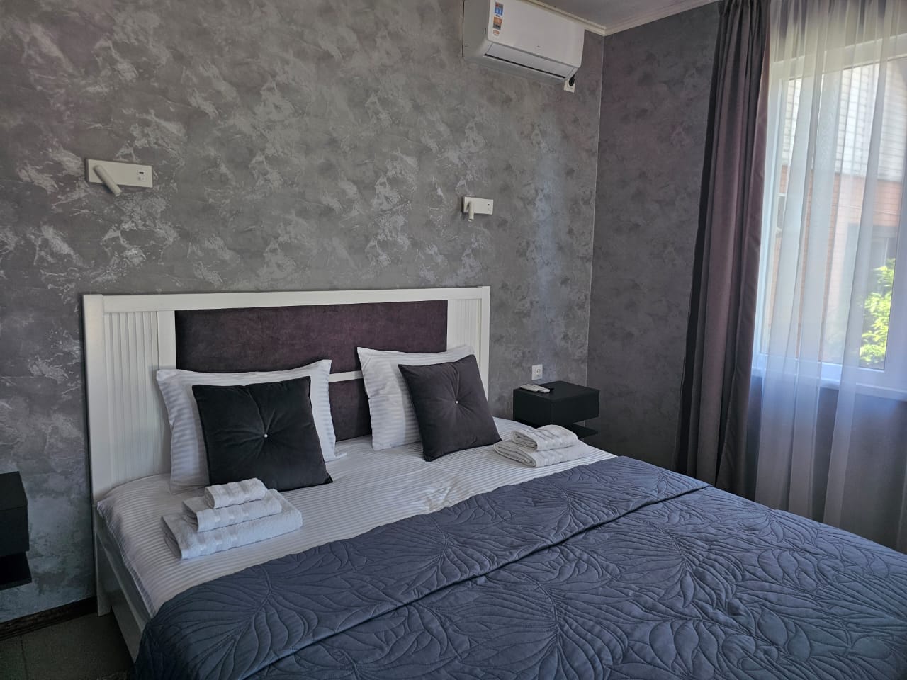 Фото Дом с бассейном