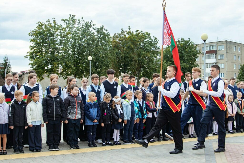 Общеобразовательная школа Средняя школа № 5, Мосты, фото