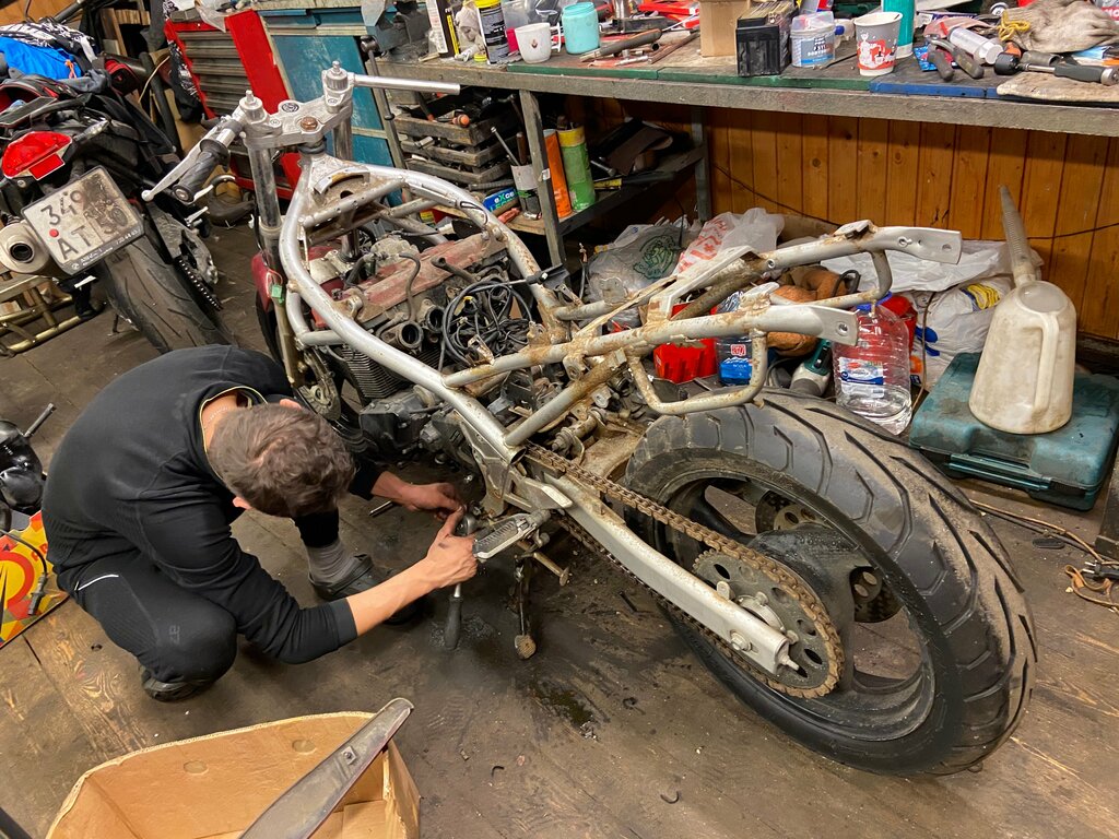 Motorcycle repair Braggers Garage, Elektrostal, photo