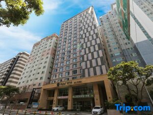 Гостиница Hotel With City