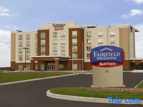 Внешний вид отеля Fairfield by Marriott Inn & Suites Toronto Airport в Миссиссоге, фото 3