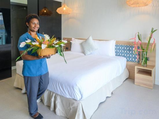 Фото Курортный отель Loloata Island Resort