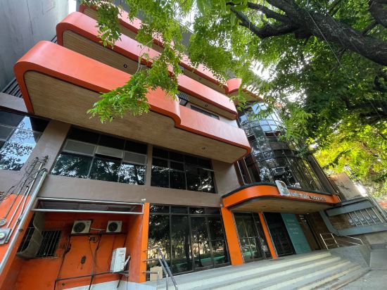 Фото Oyo 982 Boulevard Pension House