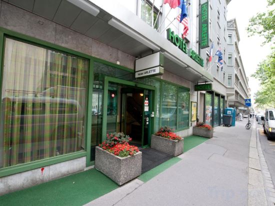 Фото Arlette Am Hauptbahnhof Hotel