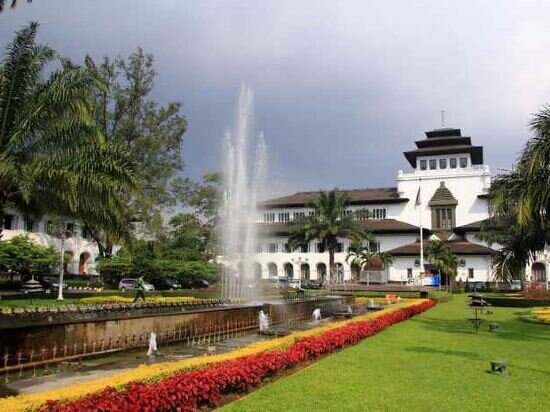 Hotel Zen Rooms Image Hotel and Resto, Bandung, photo