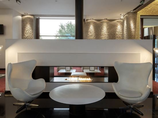 Фото Hilton Madrid Airport