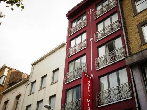 Внешний вид отеля Hotel Midi Zuid в Сен-Жиле, фото 1