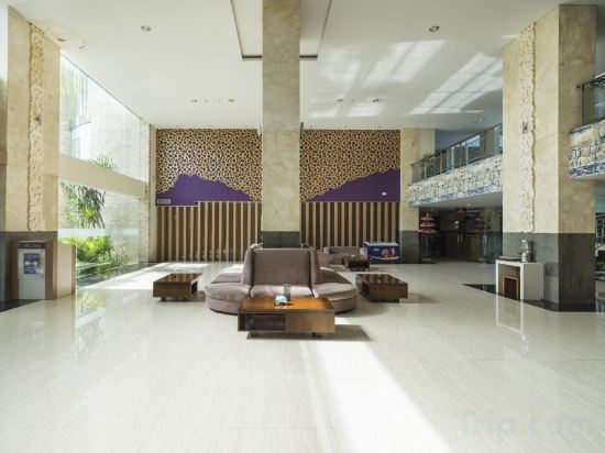 Фото 52979371536