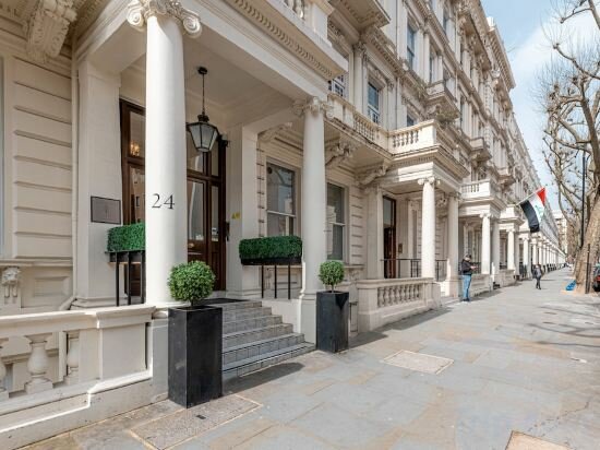 Hotel Queensgate Court, London, photo