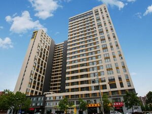 Lanjing loft qingshe hotel (Building 1, Wanlong Plaza, Tiebei 2nd Road, Beizhan Community, Qunying Subdistrict), hotel