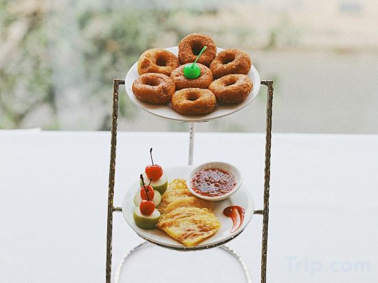 Фото Val Soleil Hotel