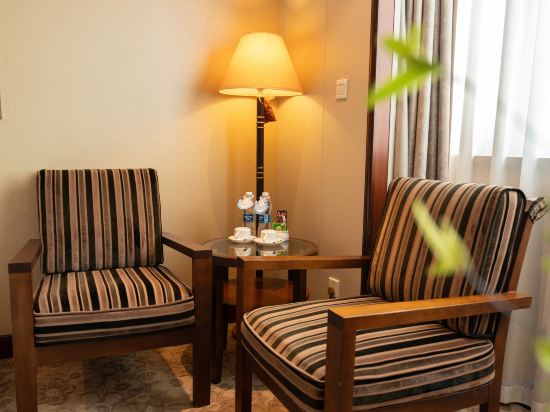 Фото Chongqing Carlton Hotel