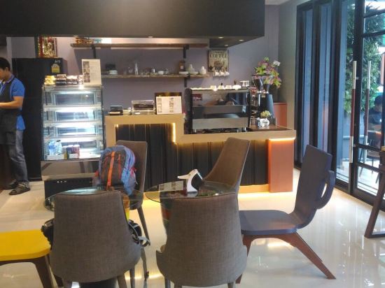 Фото The Iconic Hotel