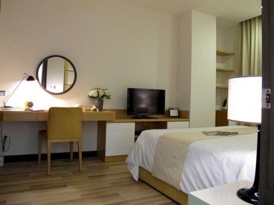 Фото Bluesky Serviced Apartment Airport Plaza