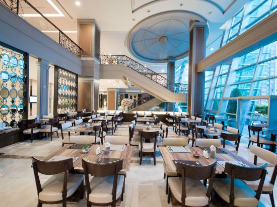 Фото The Berkeley Hotel Pratunam