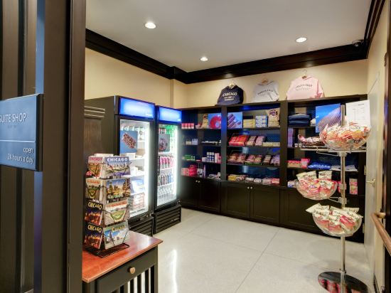 Фото Hampton Inn & Suites Chicago Downtown