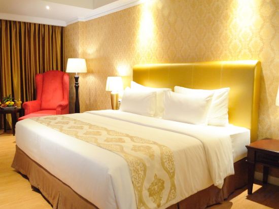 Фото Adimulia Hotel Medan