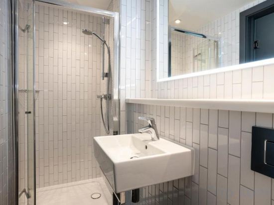 Фото Point A Hotel Dublin Parnell Street