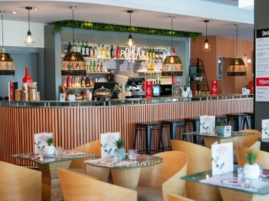 Фото Hotel ibis Madrid Alcobendas