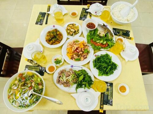 Гостиница Hung Vuong Hotel в Провинции Куангнгай