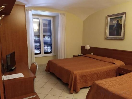 Фото Priscilla Hotel