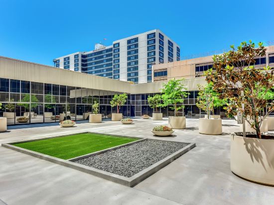 Фото Hilton Los Angeles Airport