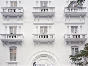 Гостиница Manoir Des Arts Hotel