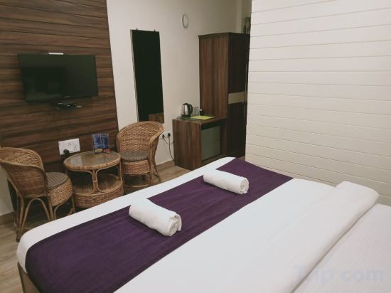 Фото Hotel Yog Tapovan