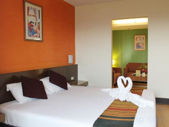 Фото The Seasons Bangkok Huamark