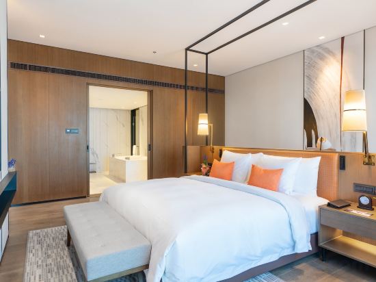 Фото Wyndham Grand Yangon Hotel