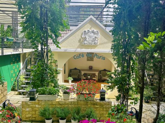 Фото Le Petit Paris Hotel Dalat