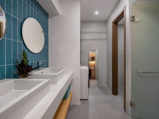 Фото Q Hotel & Apartment