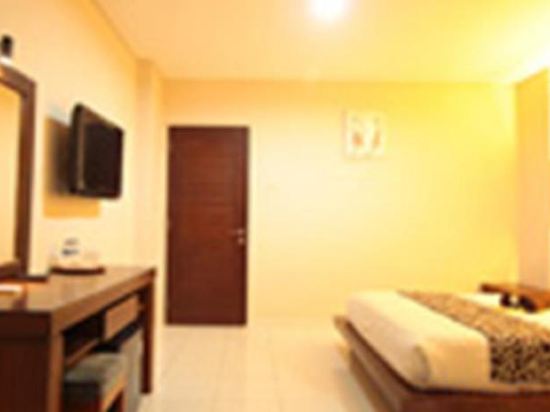 Фото Bakung Beach Resort