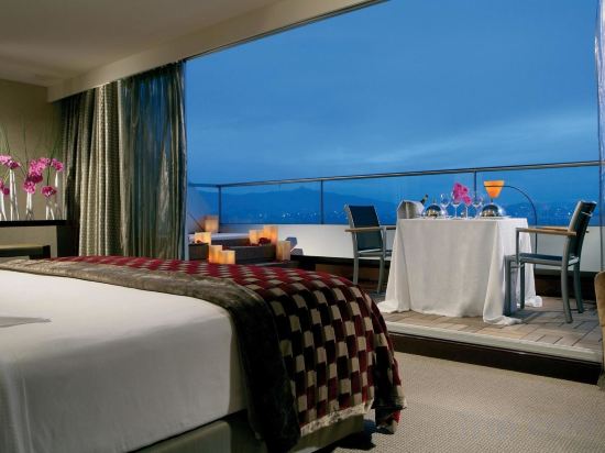 Фото Hyatt Regency Barcelona Tower