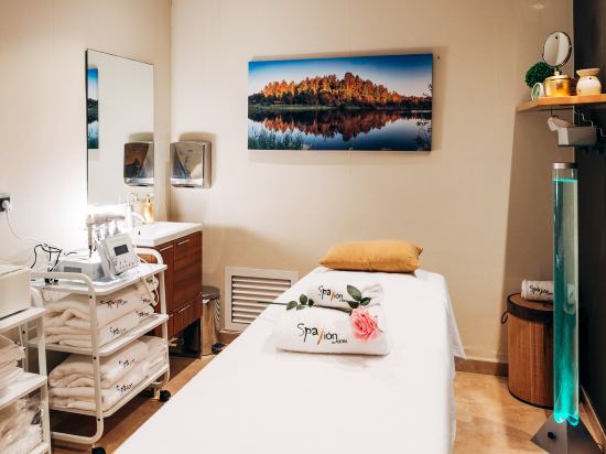 Фото AZZ Valencia Congress Hotel & Spa